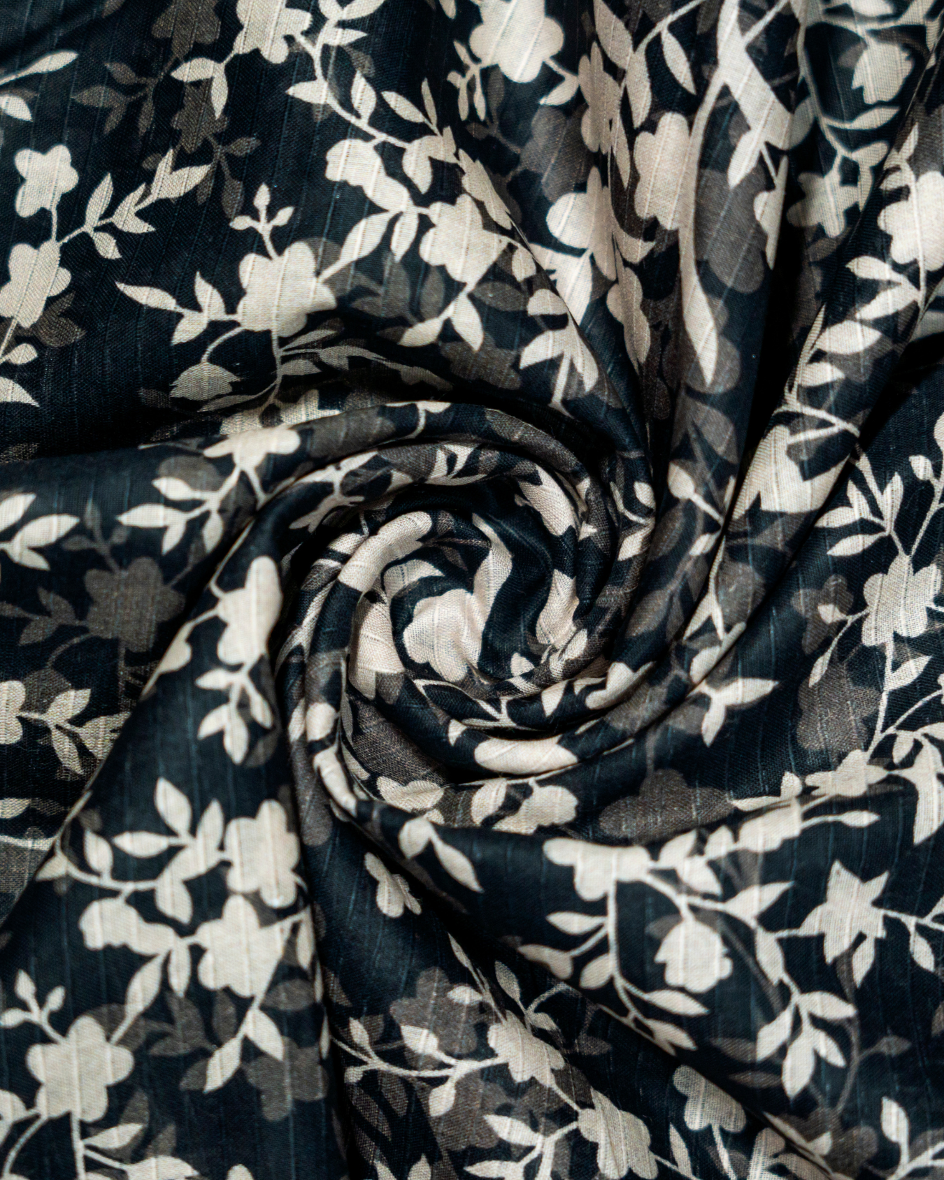 QL-DPDL-V2-05 Digitally Printed Dobby Lawn 2 Pcs