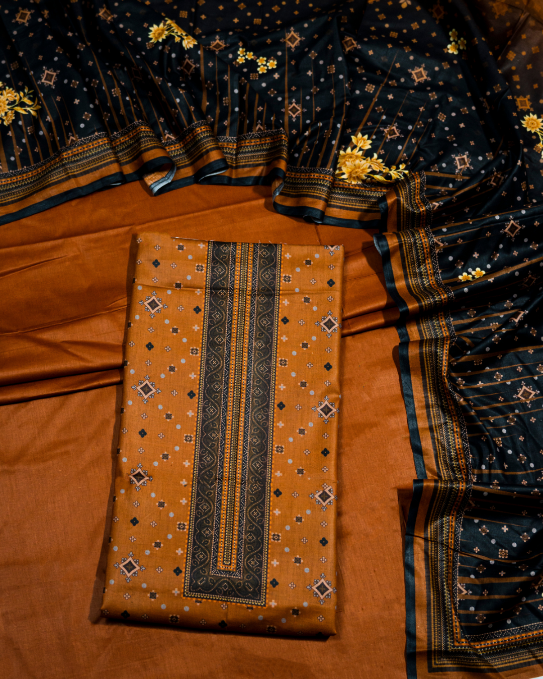 QL-DPL-V4-02 Digitally Printed Lawn 3 Pcs