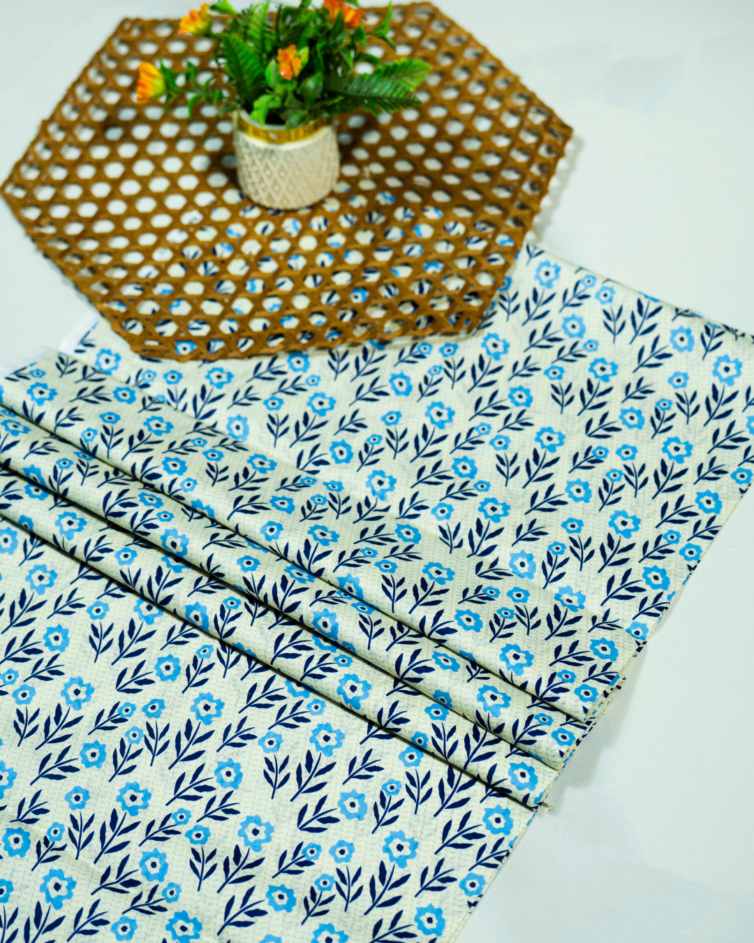 QL-DPL-V5-03 Digitally Printed Lawn 3 Pcs