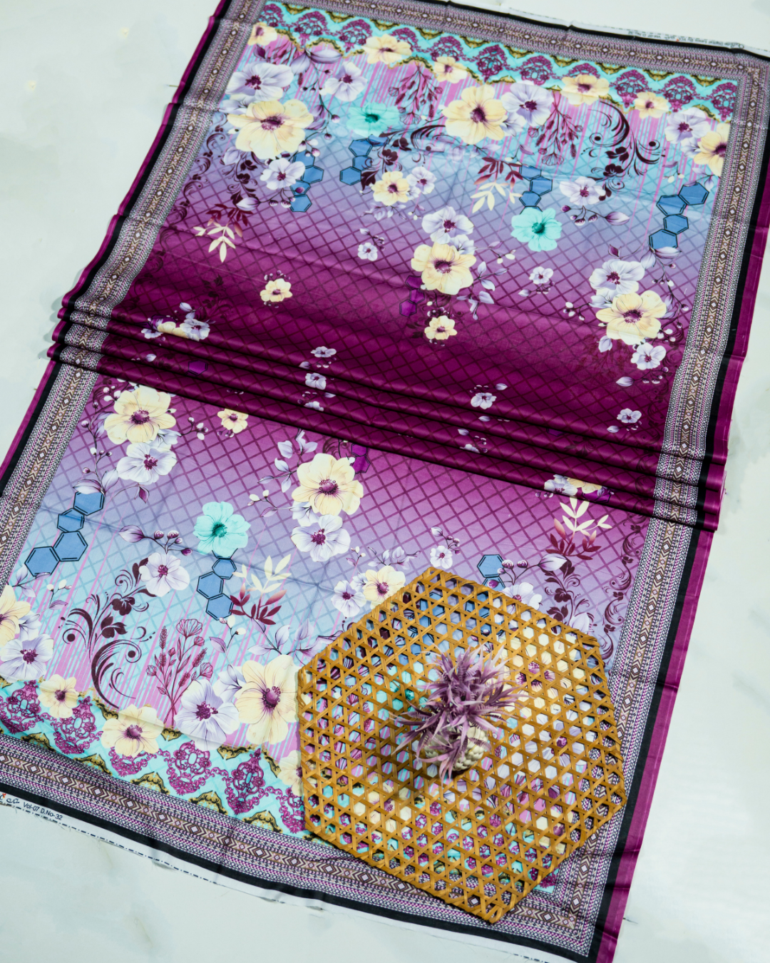QL-DPL-V4-04 Digitally Printed Lawn 3 Pcs