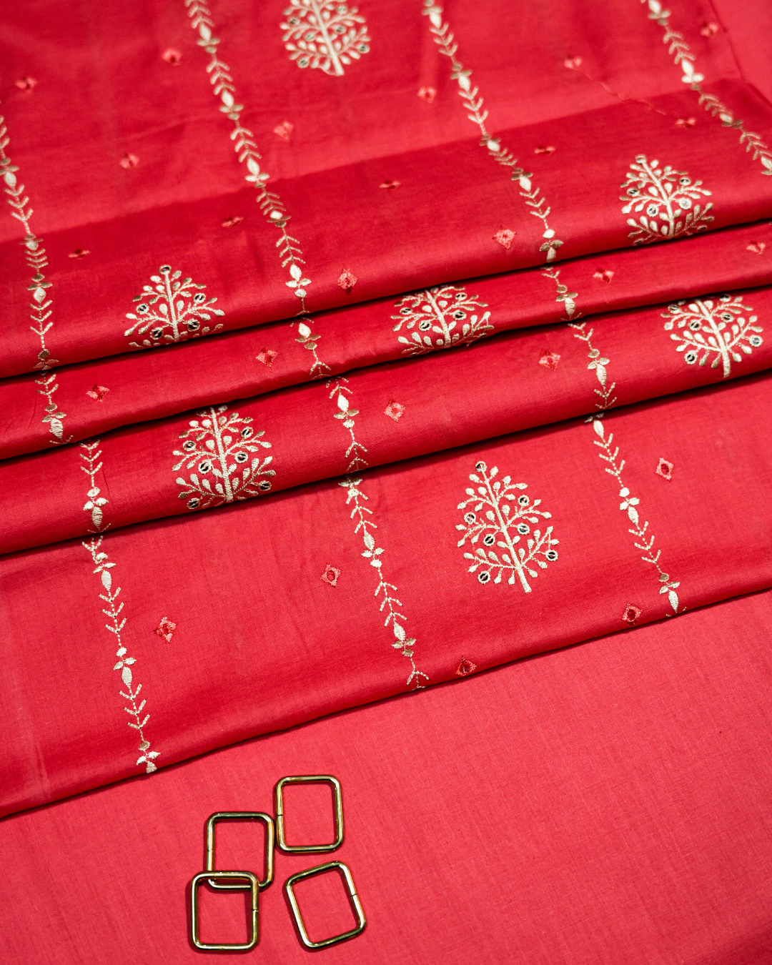 QL-EL-V1-05 Embroidered Lawn 2 PCs