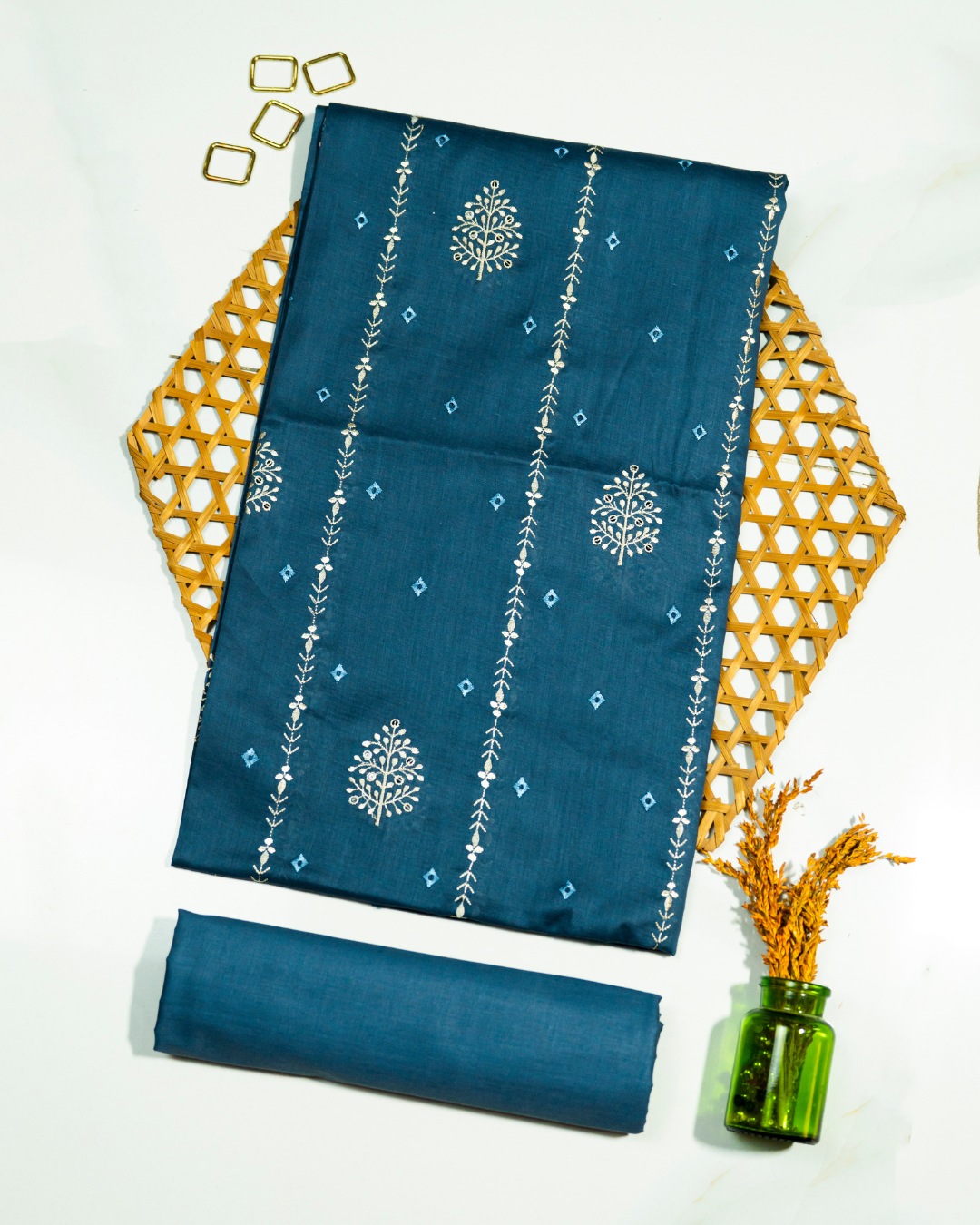 QL-EL-V1-06 Embroidered Lawn 2 PCs