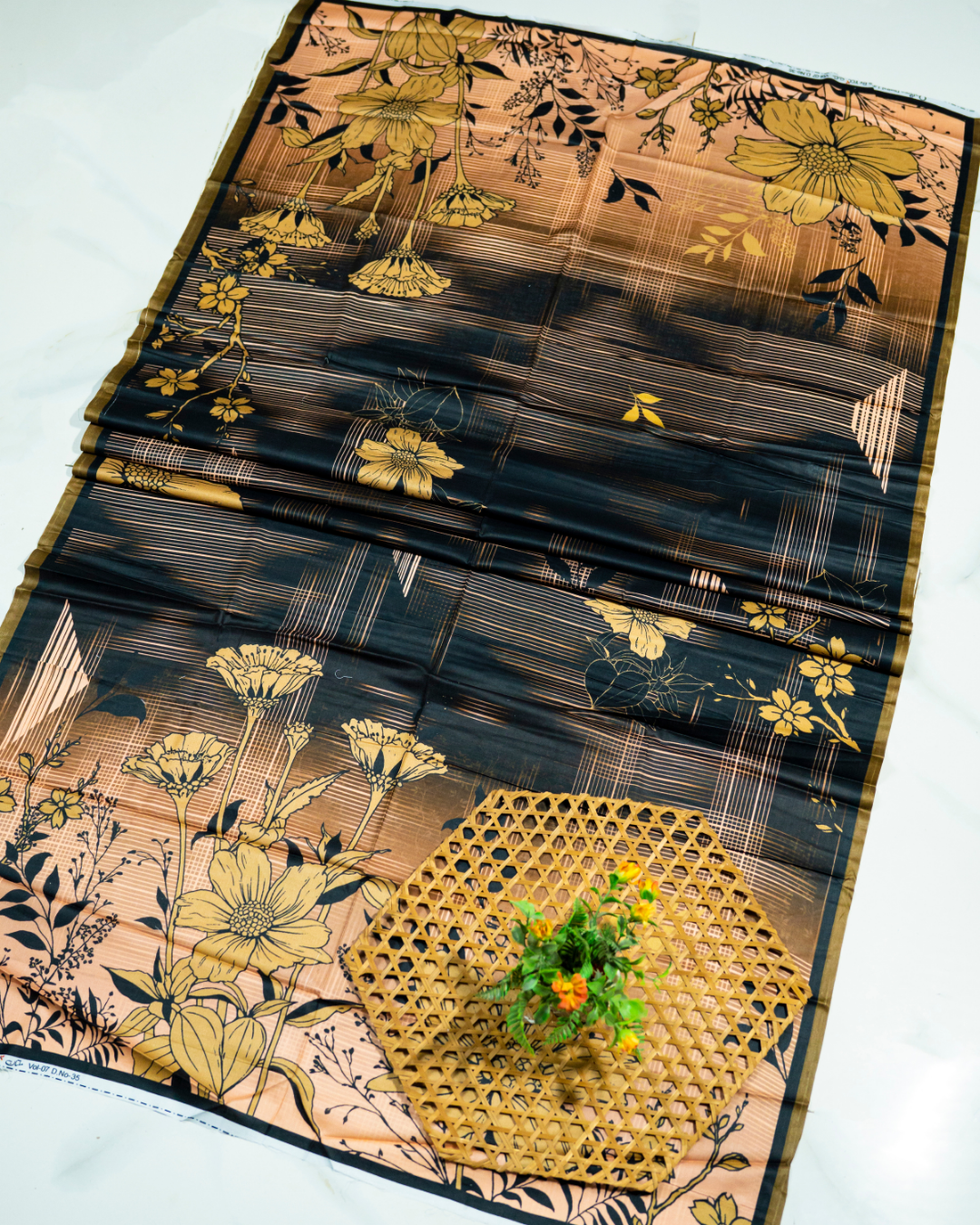 QL-DPL-V4-05 Digitally Printed Lawn 3 Pcs