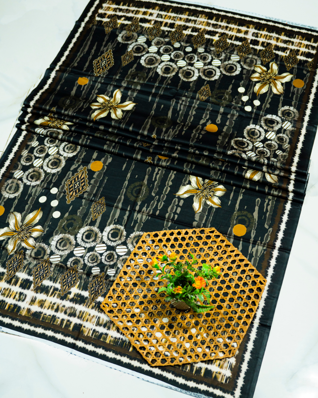 QL-DPL-V4-06 Digitally Printed Lawn 3 Pcs