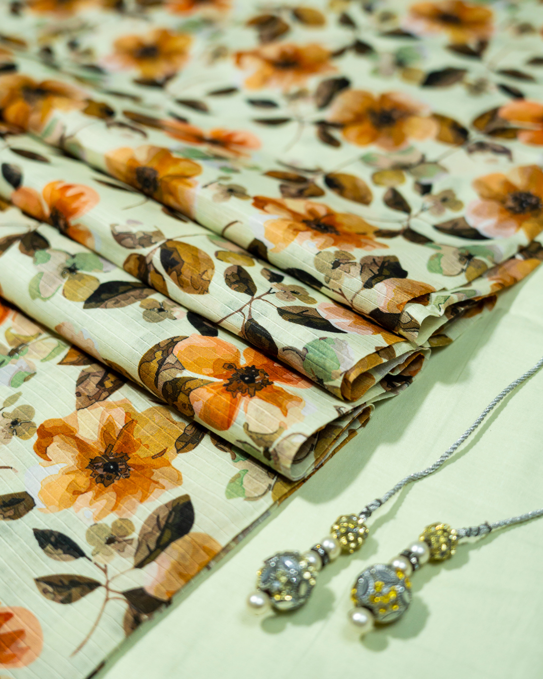 QL-DPDL-V2-13 Digitally Printed Dobby Lawn 2 Pcs
