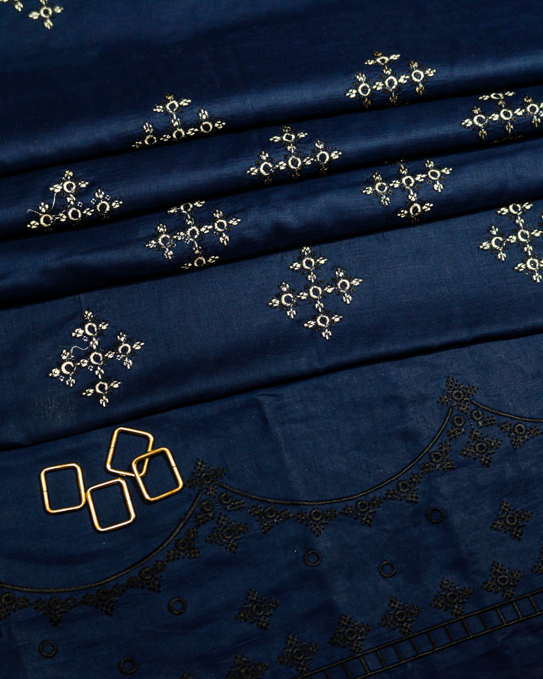 QL-EL-V2-08 Embroidered Lawn 2 PCs