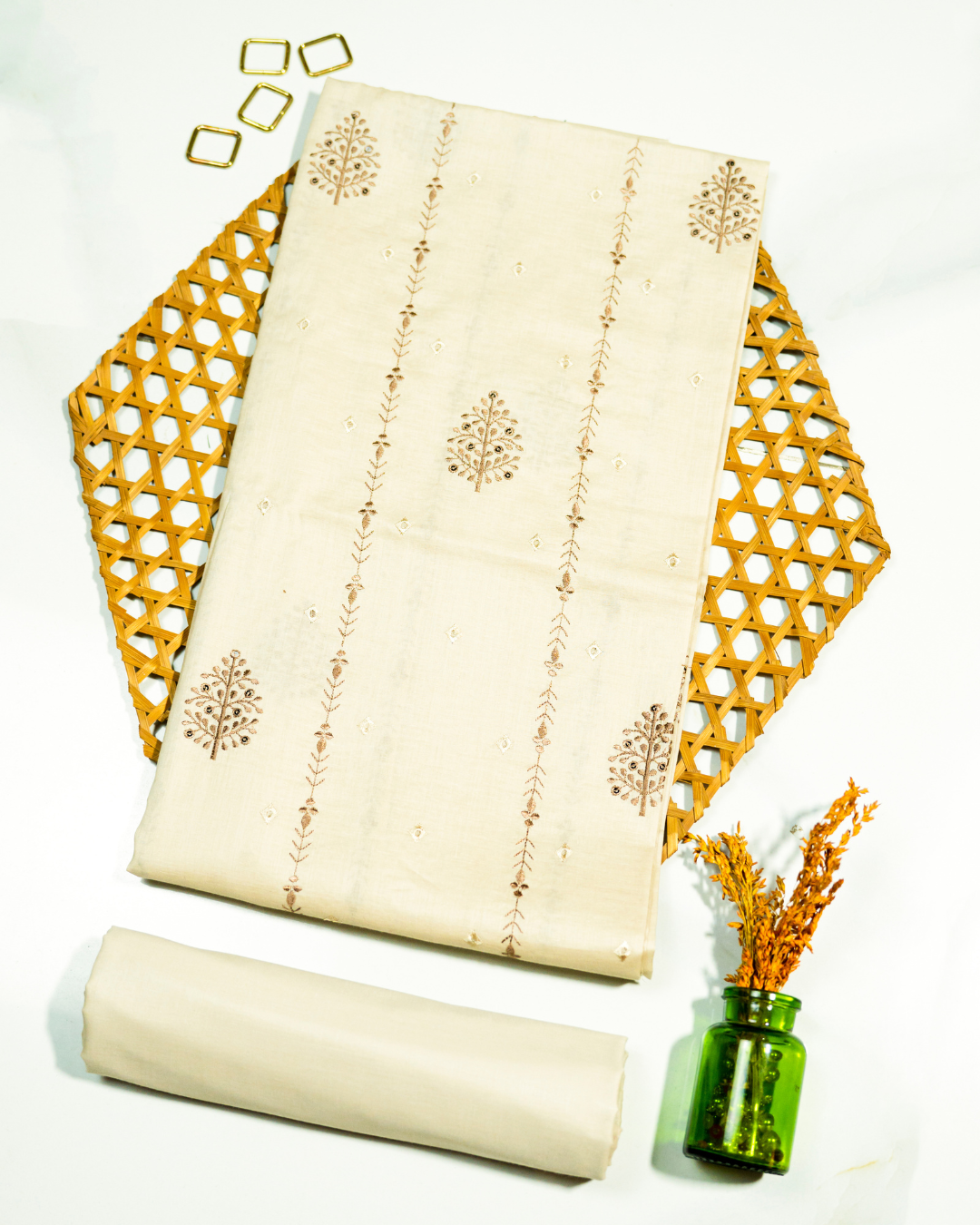QL-EL-V1-01 Embroidered Lawn 2 PCs