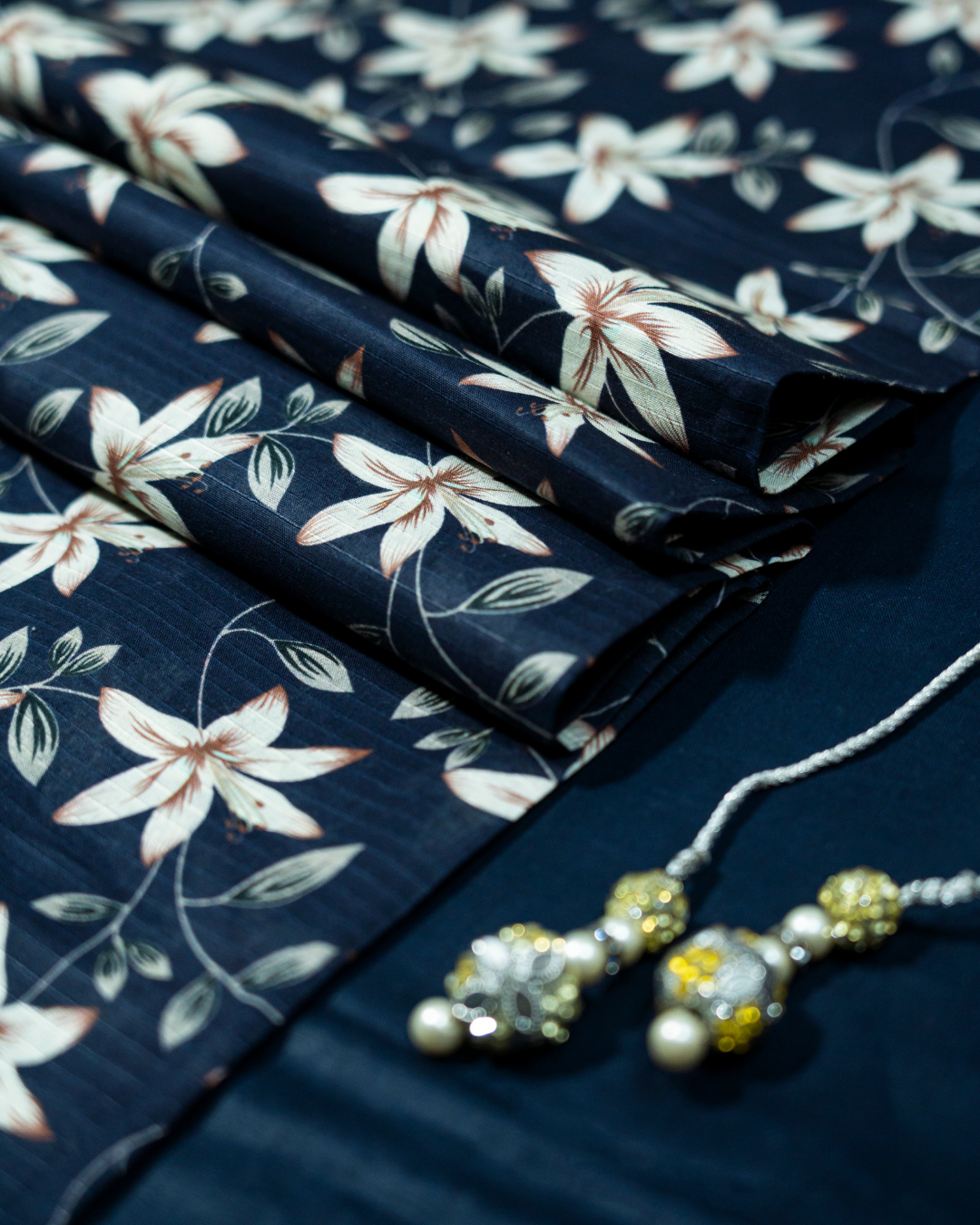 QL-DPDL-V2-15 Digitally Printed Dobby Lawn 2 Pcs