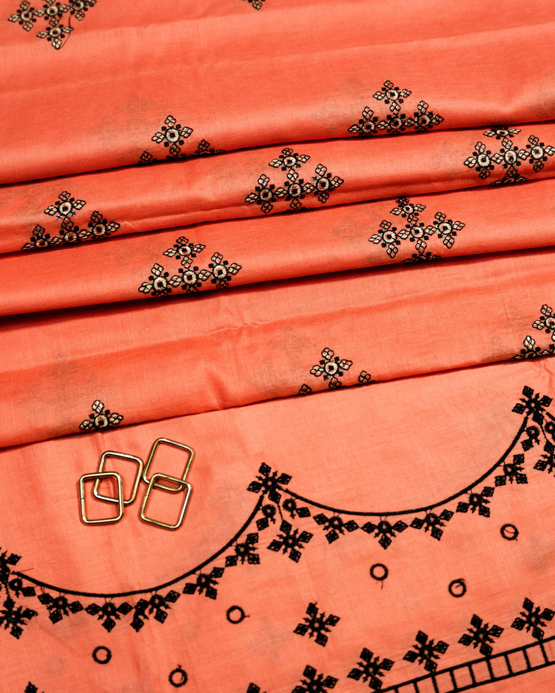 QL-EL-V2-10 Embroidered Lawn 2 PCs