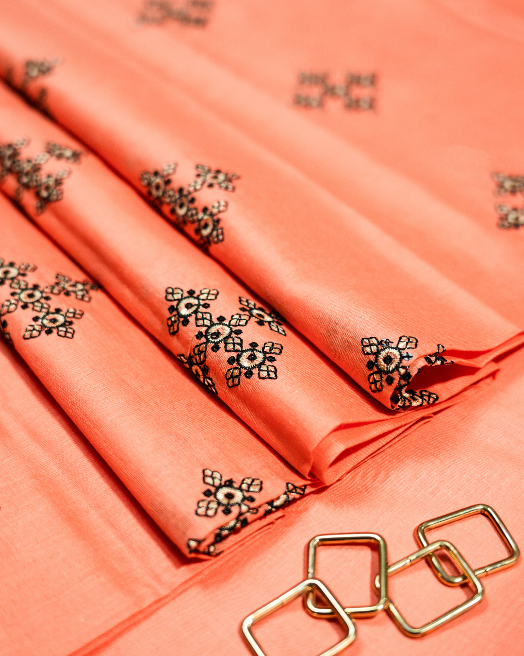 QL-EL-V2-10 Embroidered Lawn 2 PCs