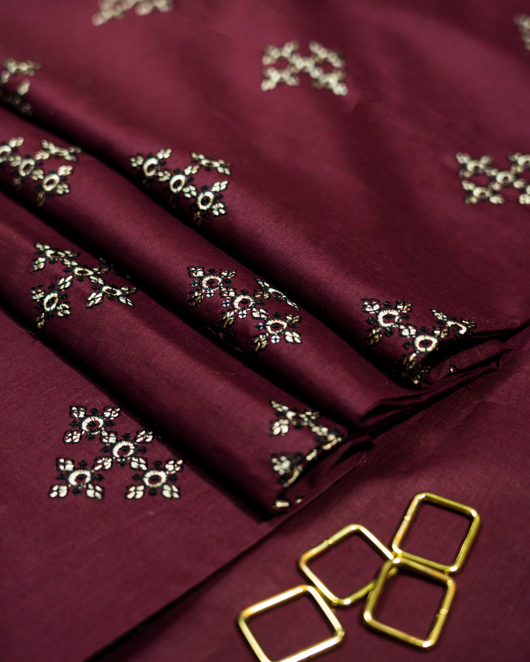 QL-EL-V2-11 Embroidered Lawn 2 PCs