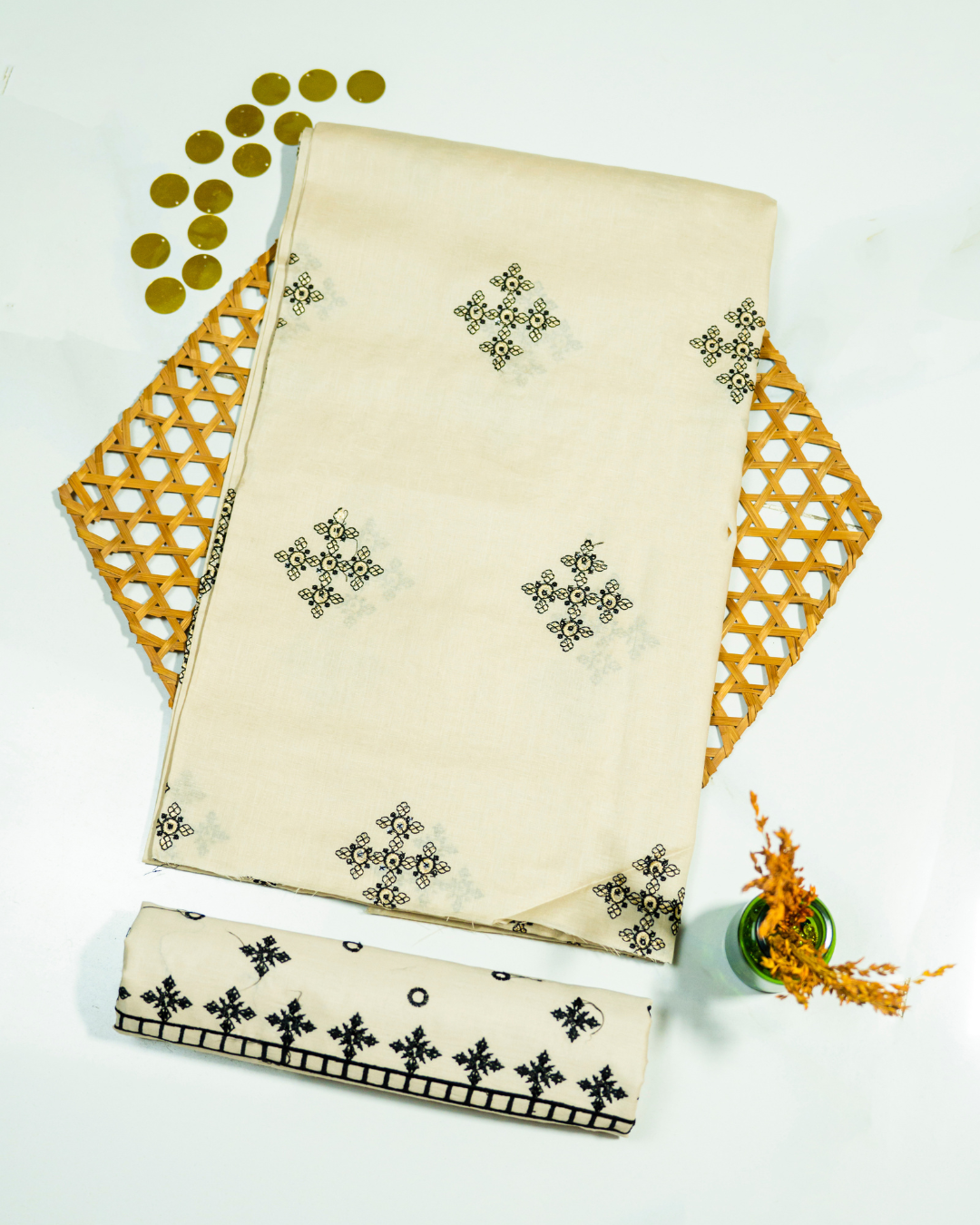 QL-EL-V2-12 Embroidered Lawn 2 PCs