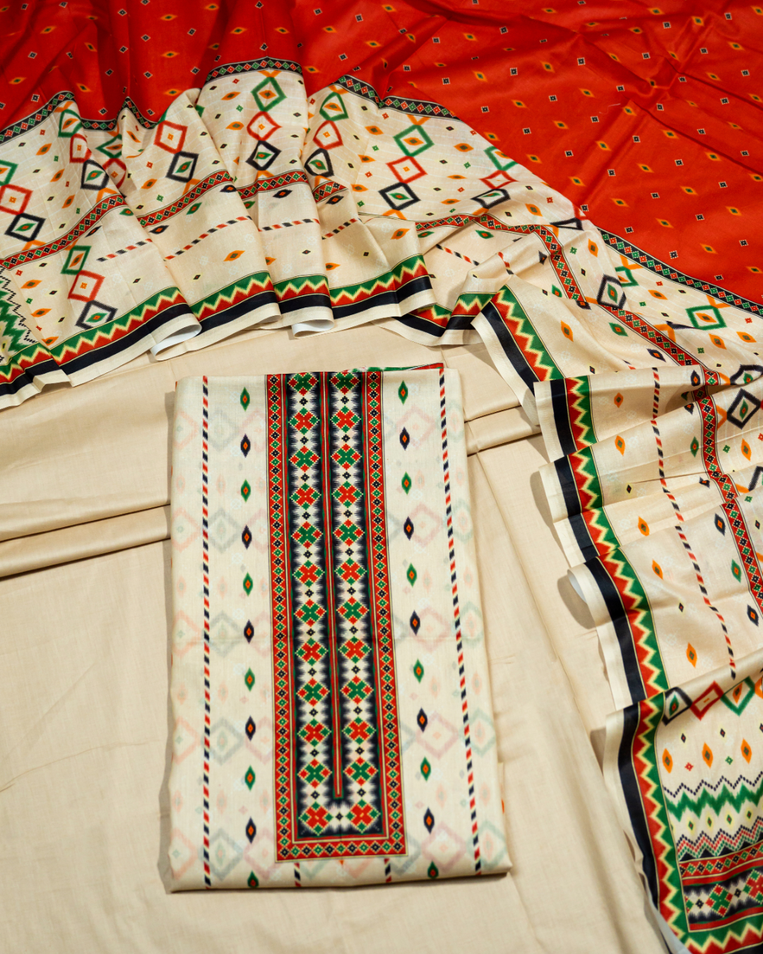 QL-DPL-V4-01 Digitally Printed Lawn 3 Pcs