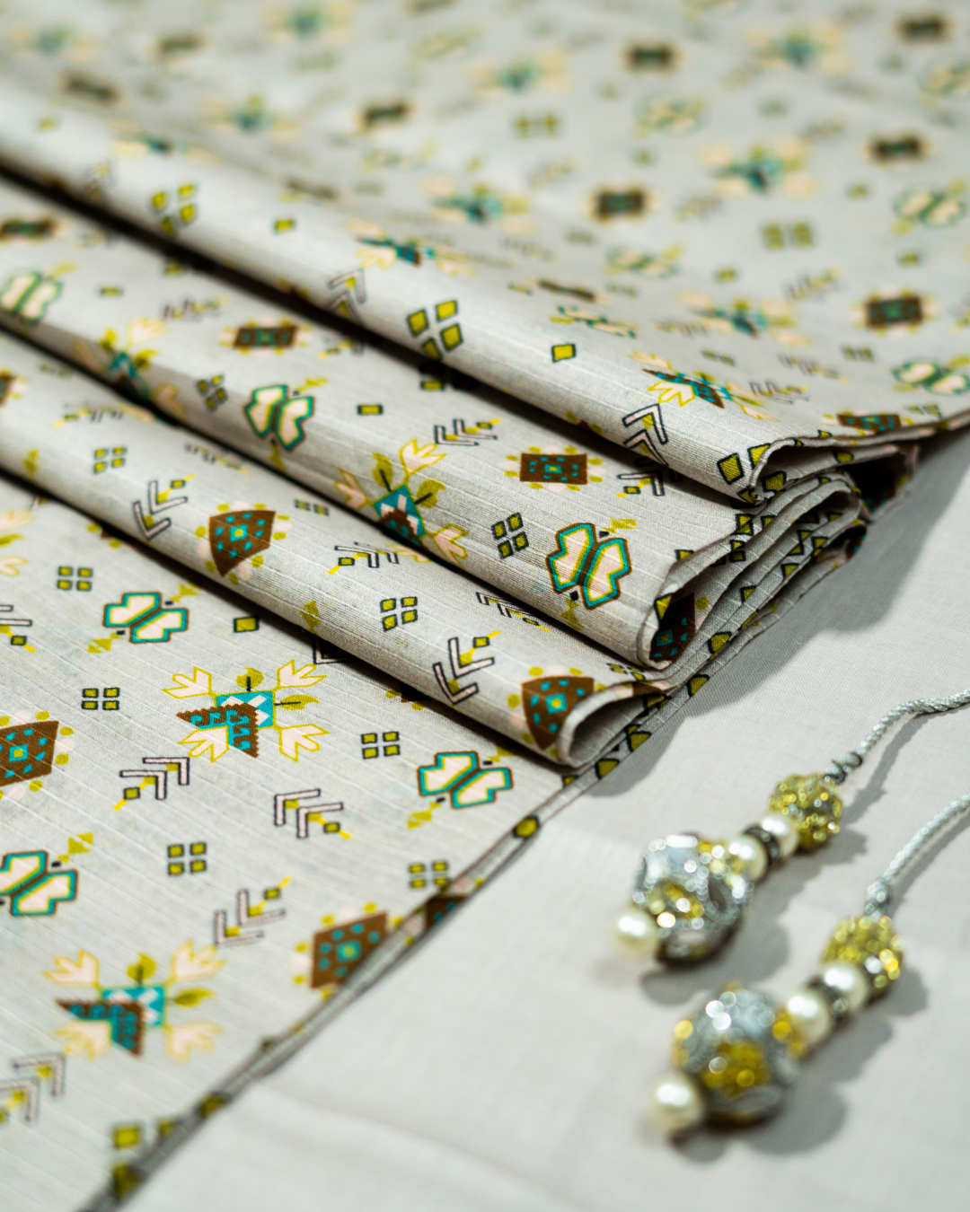 QL-DPDL-V2-20 Digitally Printed Dobby Lawn 2 Pcs