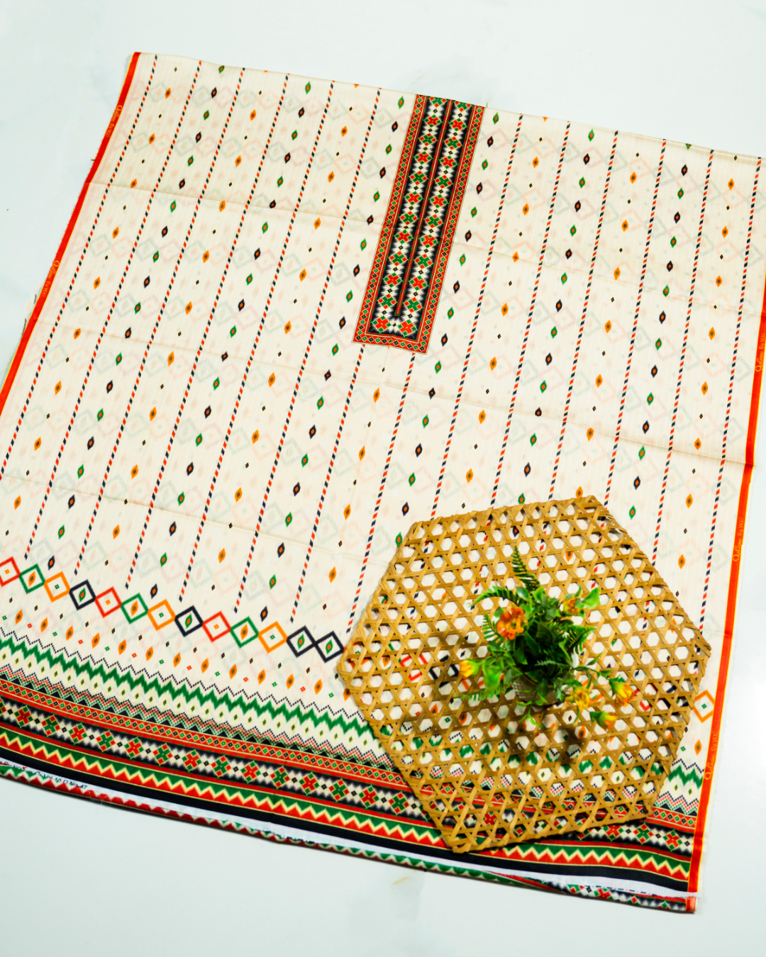 QL-DPL-V4-01 Digitally Printed Lawn 3 Pcs