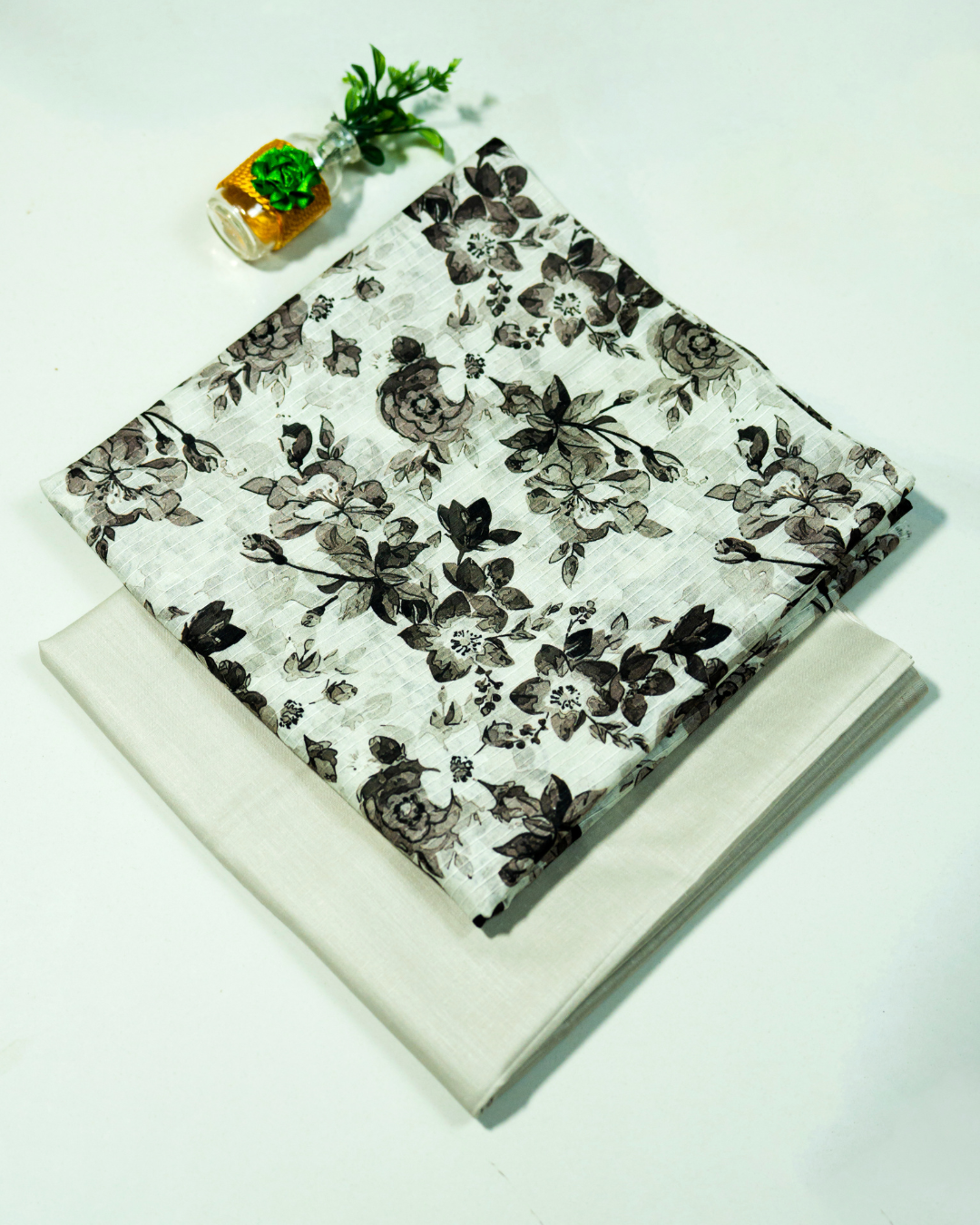 QL-DPDL-V2-22 Digitally Printed Dobby Lawn 2 Pcs