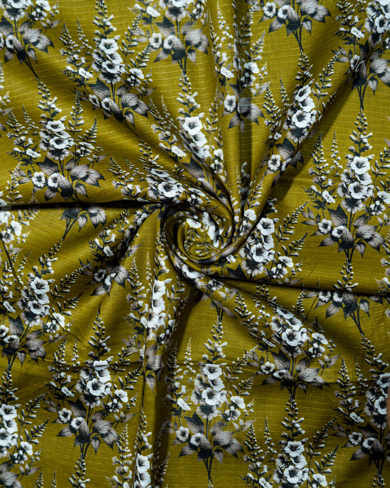 QL-DPDL-V2-02 Digitally Printed Dobby Lawn 2 Pcs