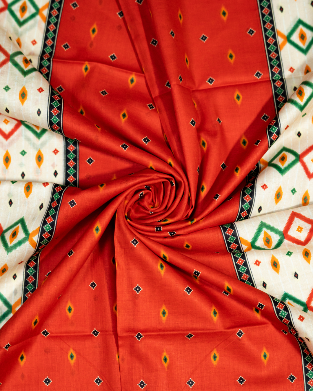 QL-DPL-V4-01 Digitally Printed Lawn 3 Pcs