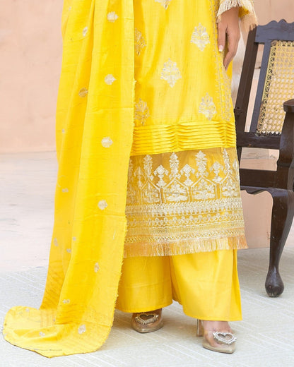 ZAR-E-NOOR