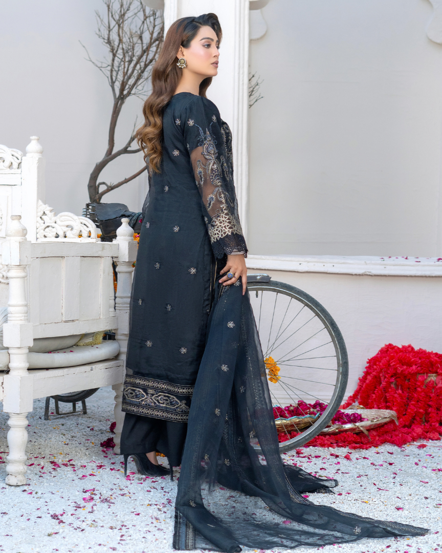 back / side view – embroidered organza shirt, embroidered dupatta, raw silk trouser